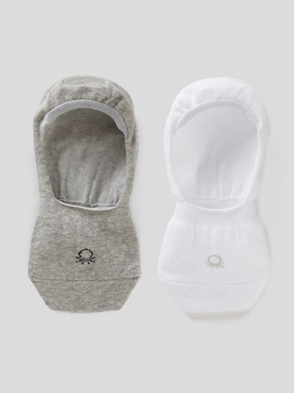 Two pairs of solid color ankle socks image number 1