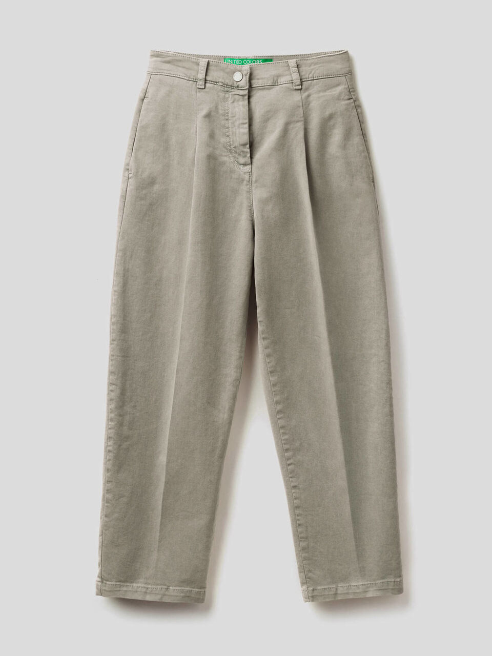 Carrot fit trousers with pleats image number 1