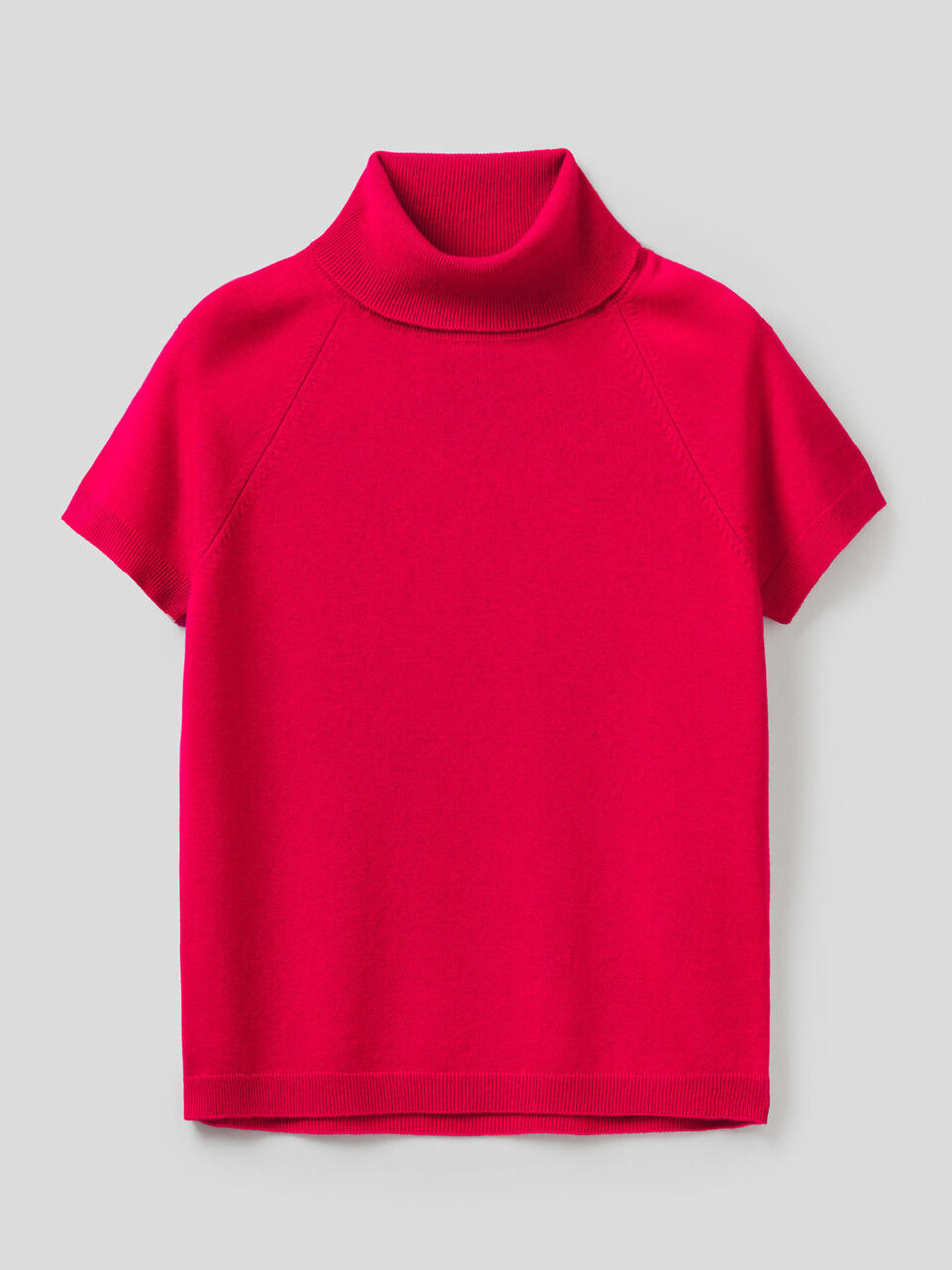 Short sleeve turtleneck in cashmere and wool blend image number 1