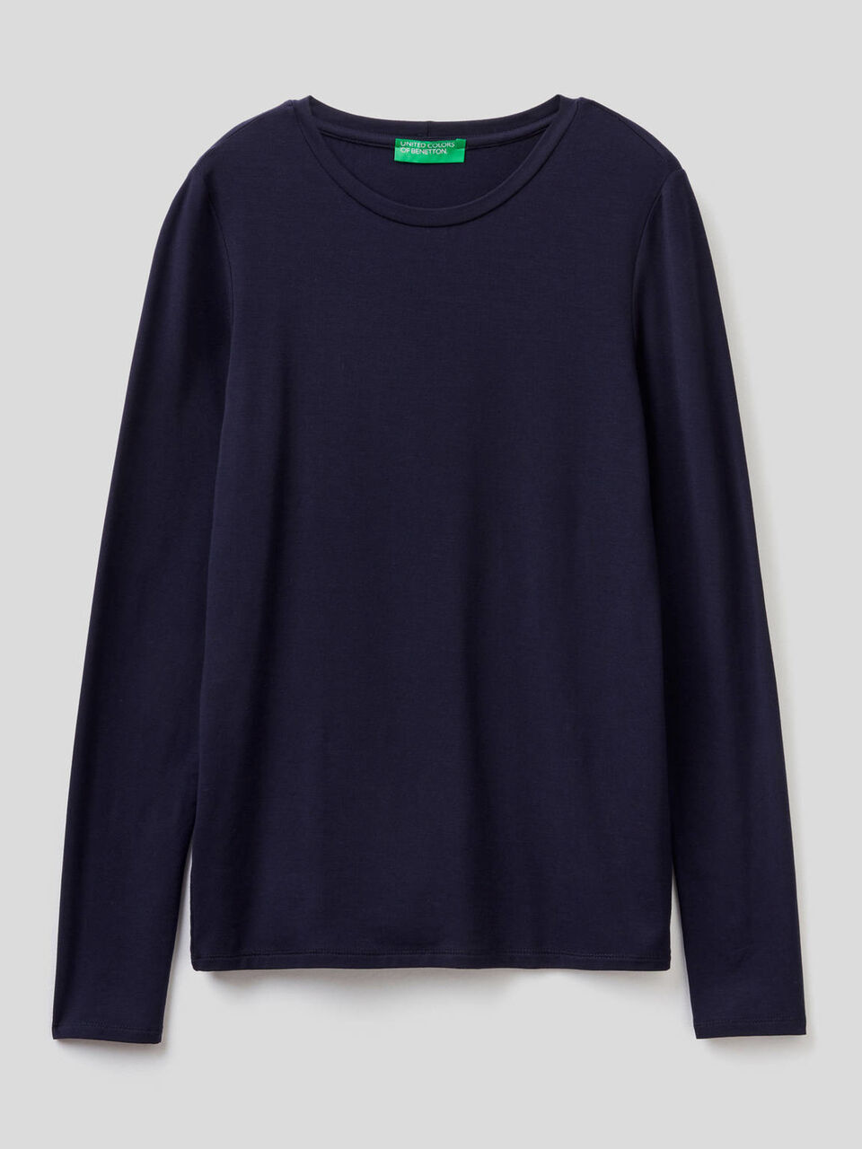Long sleeve solid color t-shirt image number 1
