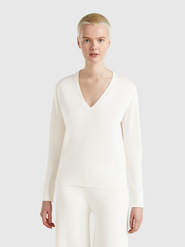 V-neck sweater in silk blend Women