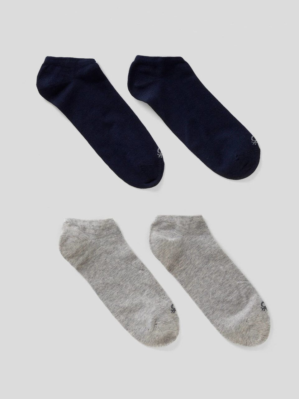 Four pairs of short socks image number 1