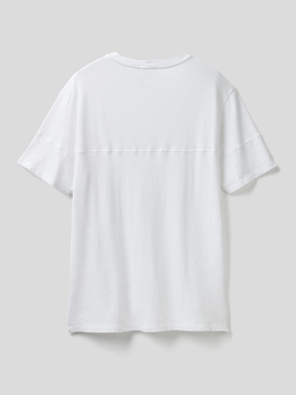 Solid color t-shirt in linen blend image number 2