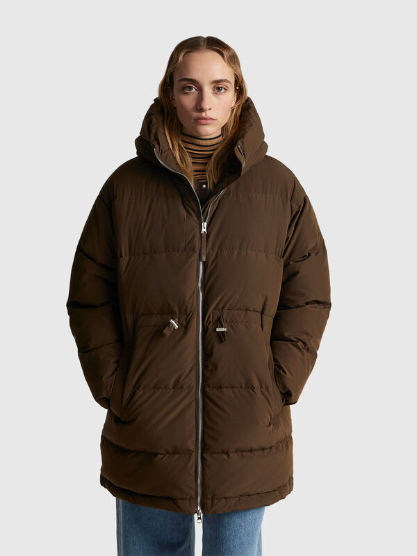 Long down jacket padded with recycled feathers Women