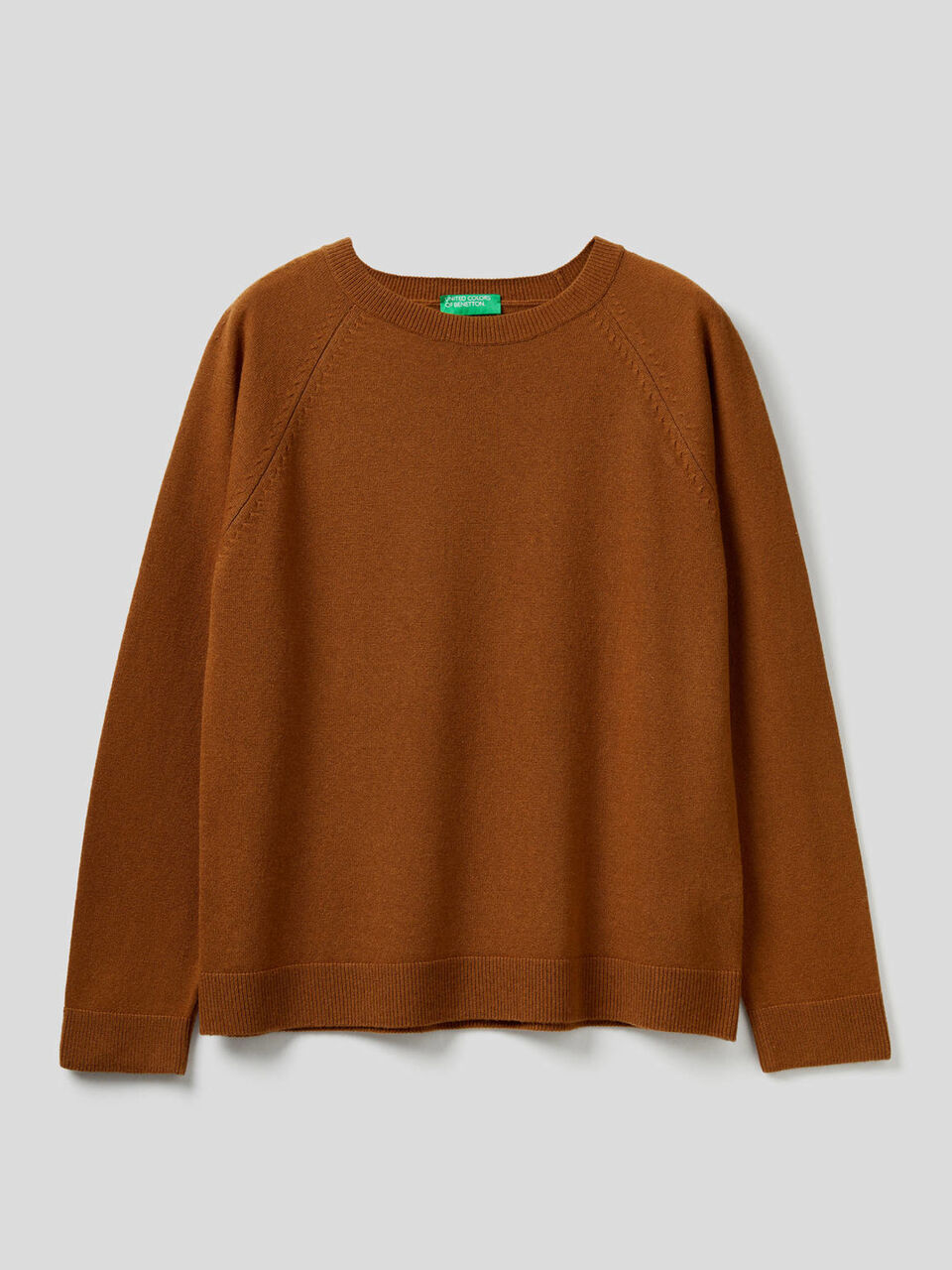 Crew neck sweater in cashmere and wool blend image number 1