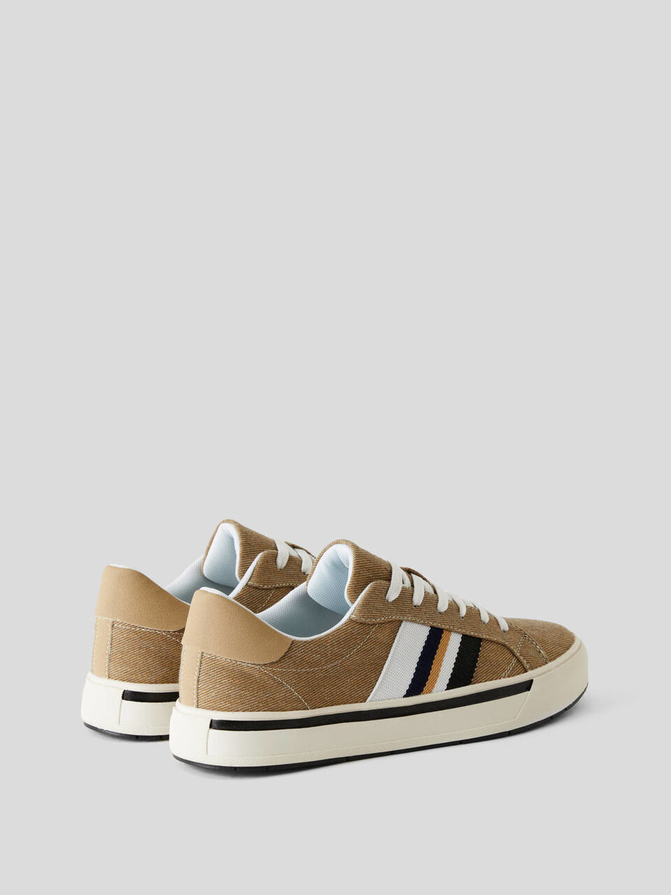 Canvas sneakers image number 2
