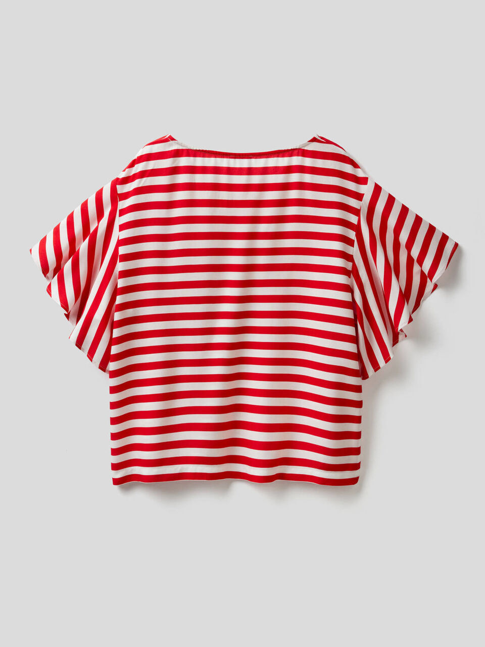 T-shirt with frill sleeve image number 2