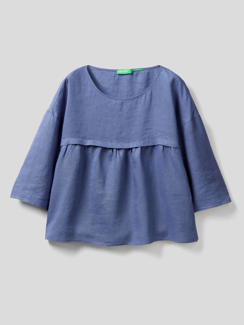 Blouse in 100% linen with frill image number 1