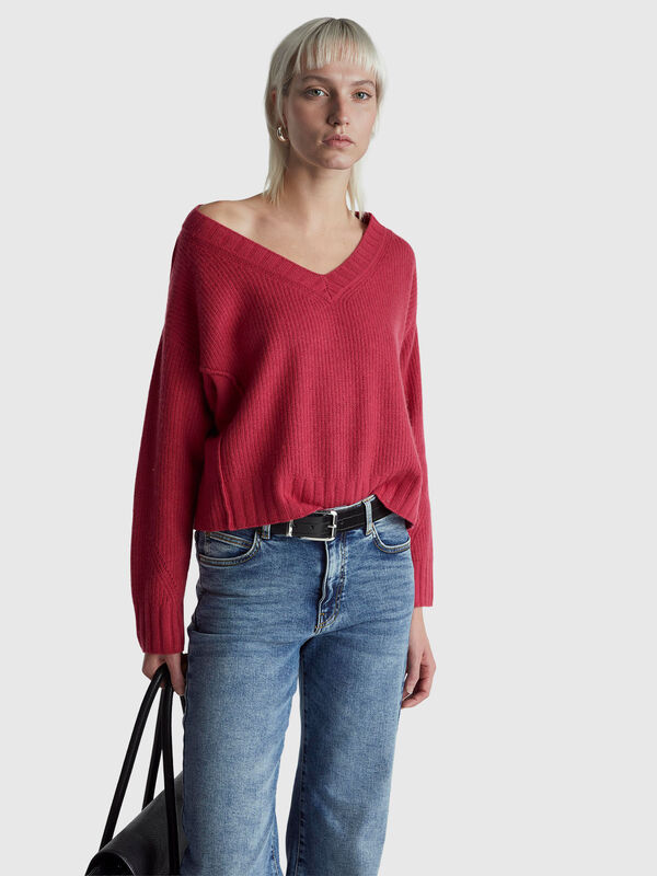 V-neck sweater in wool blend Women