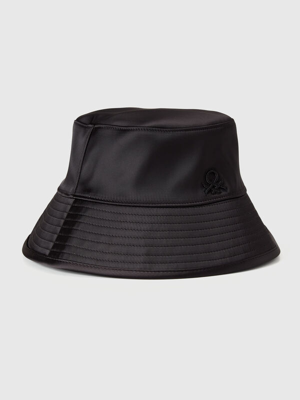 Reversible bucket style hat Women