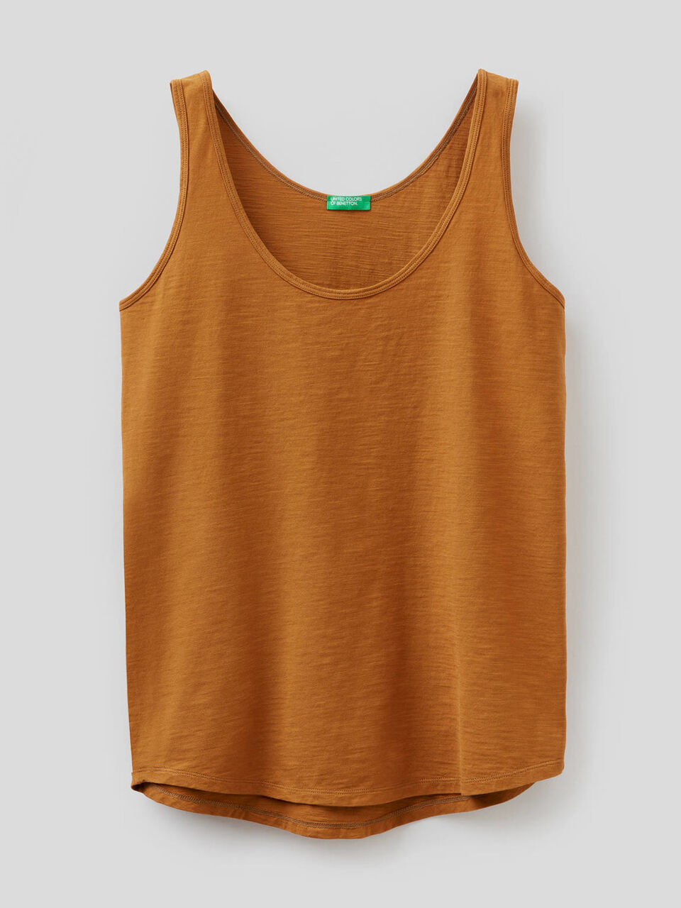 100% cotton tank top with rounded bottom image number null