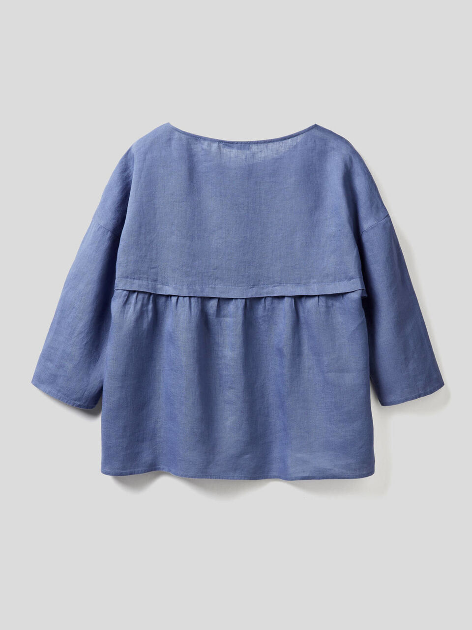 Blouse in 100% linen with frill image number 2