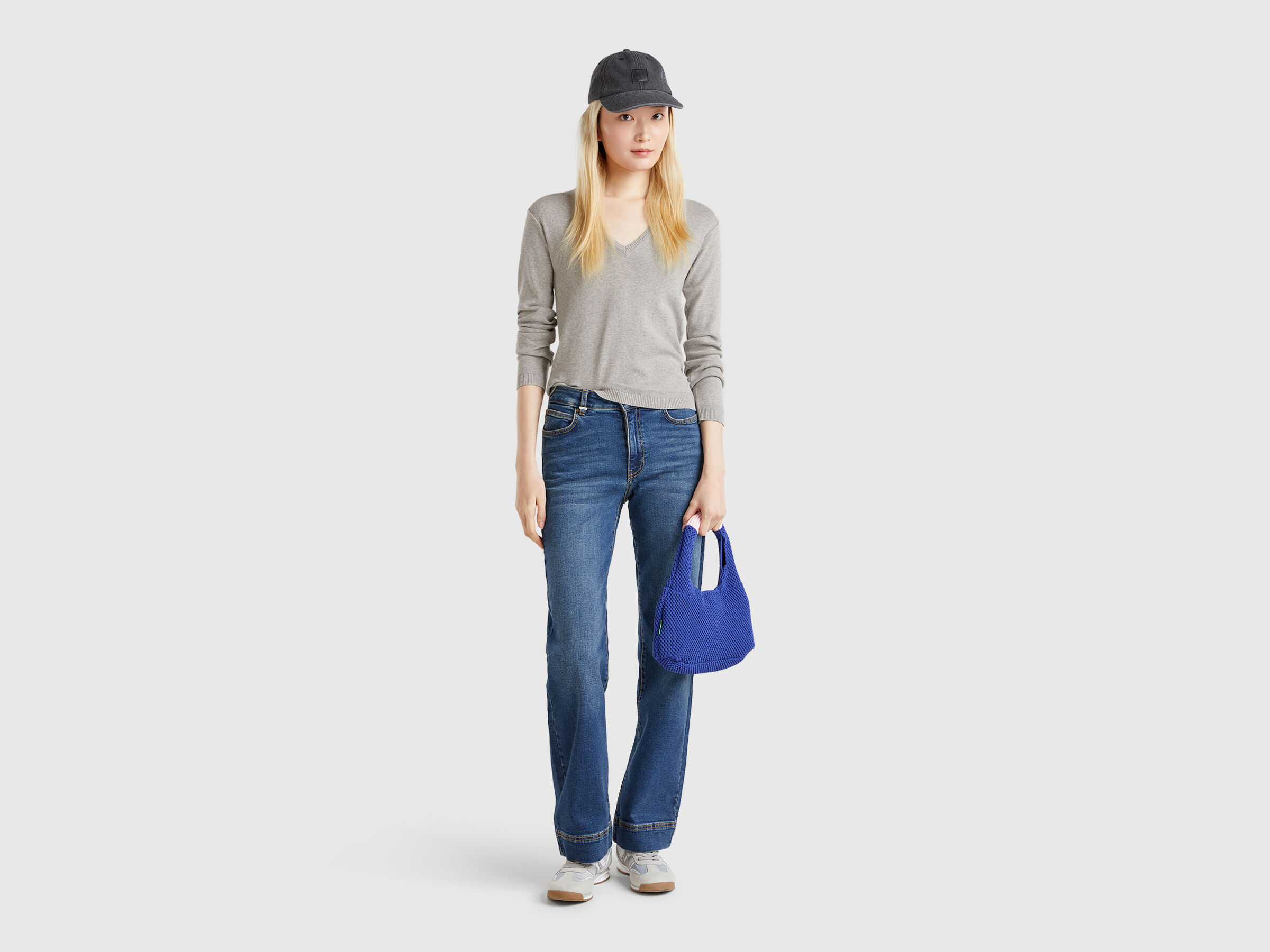 V NECK SWEATER L/S Women image number 2