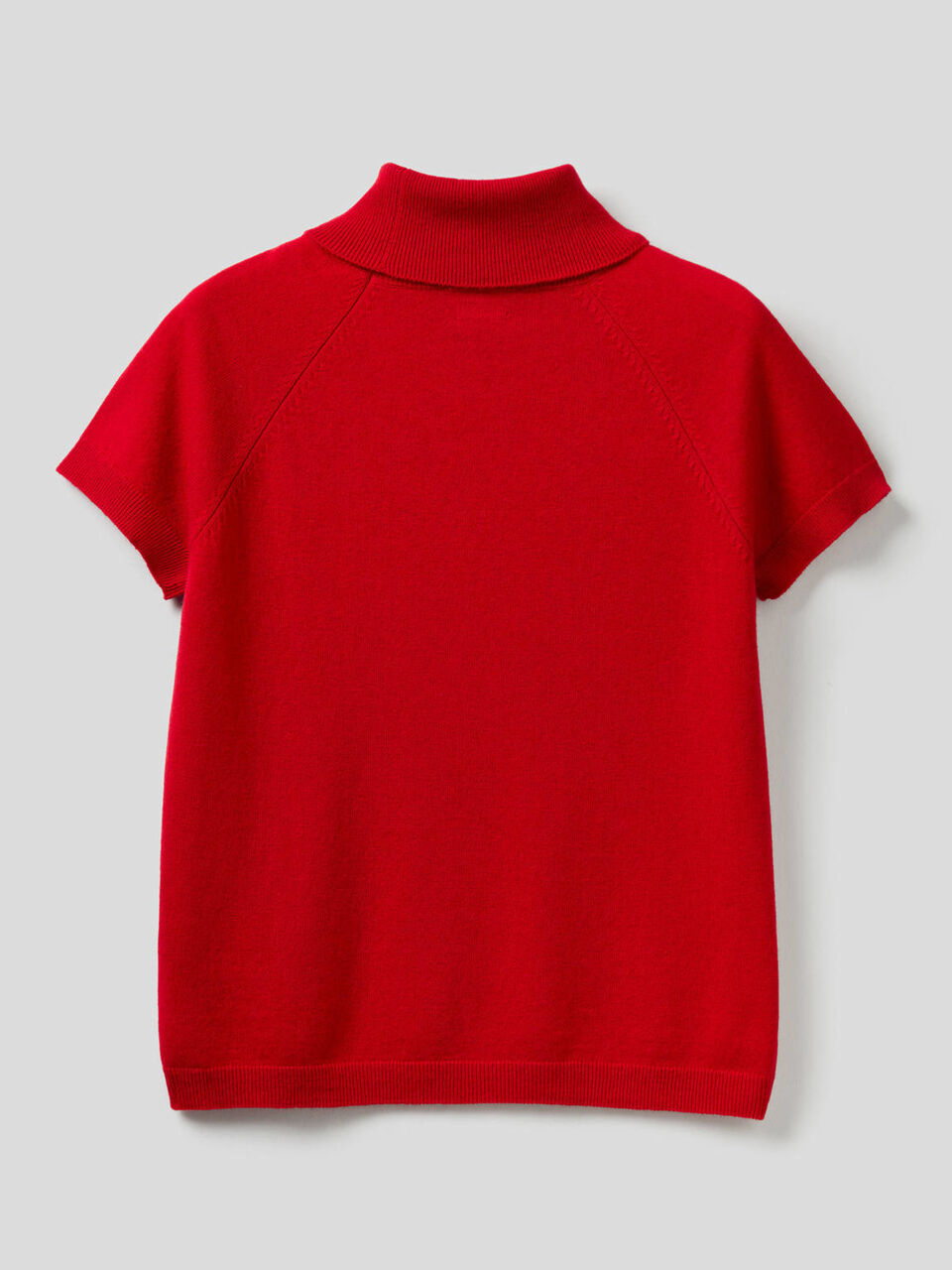 Short sleeve turtleneck in cashmere and wool blend image number 2