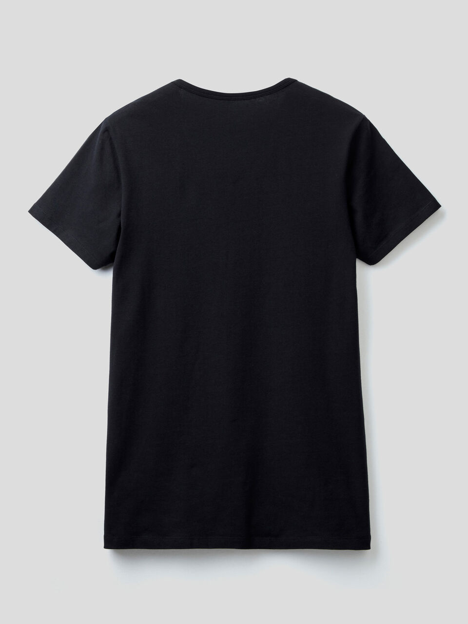 Basic t-shirt with V-neck image number 2