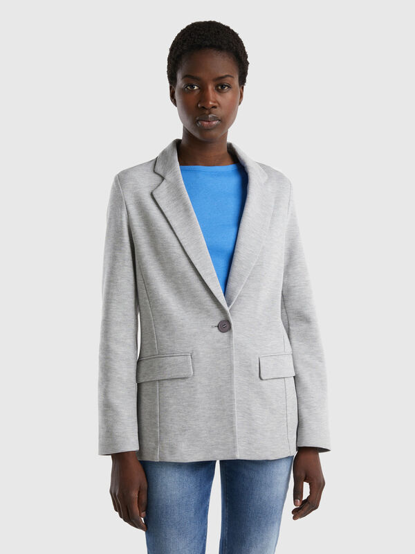 Fitted blazer with pockets