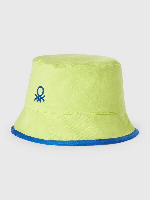 Reversible hat with shark print Junior Boy
