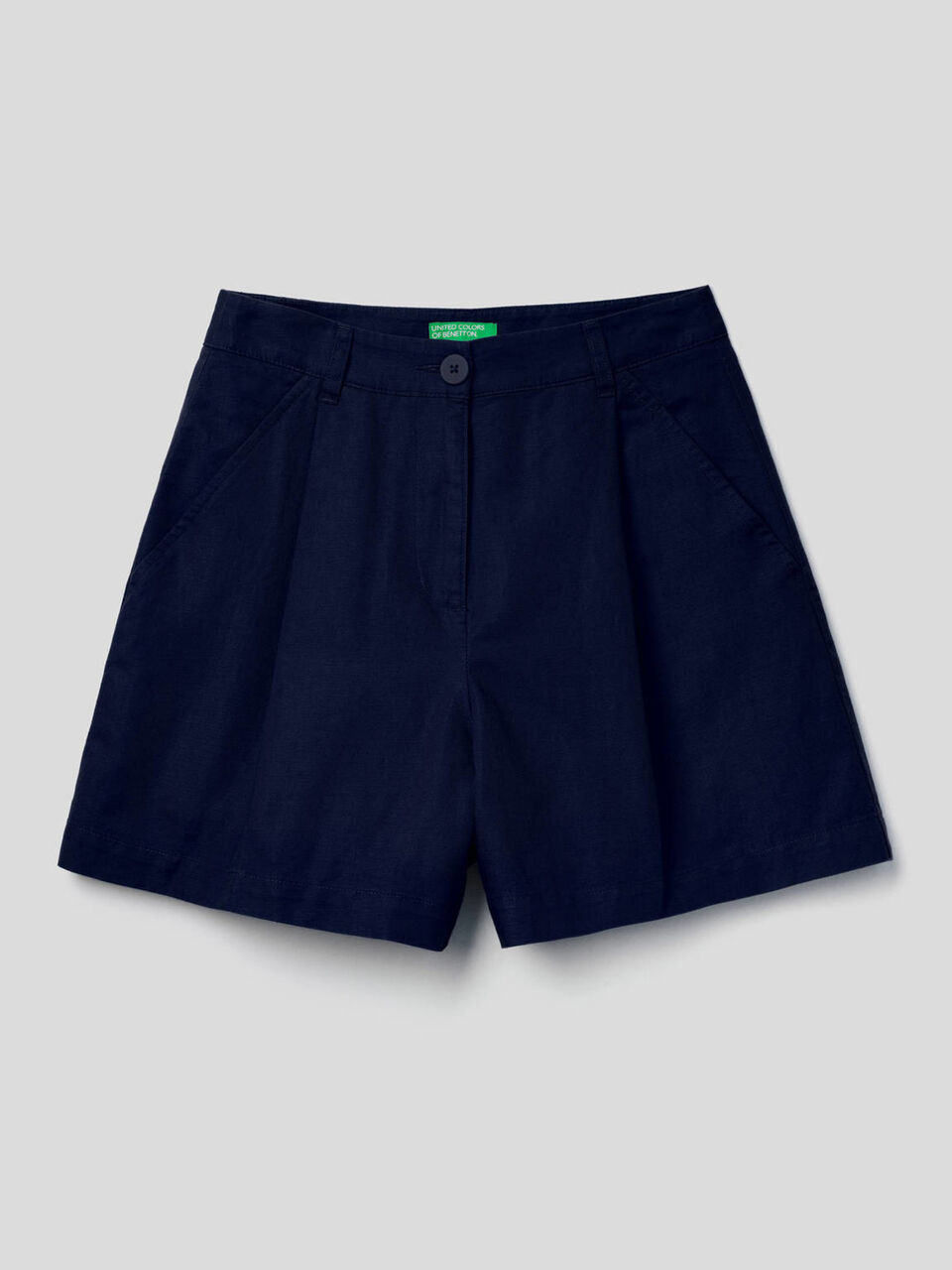 Shorts with wide leg in linen blend image number 1