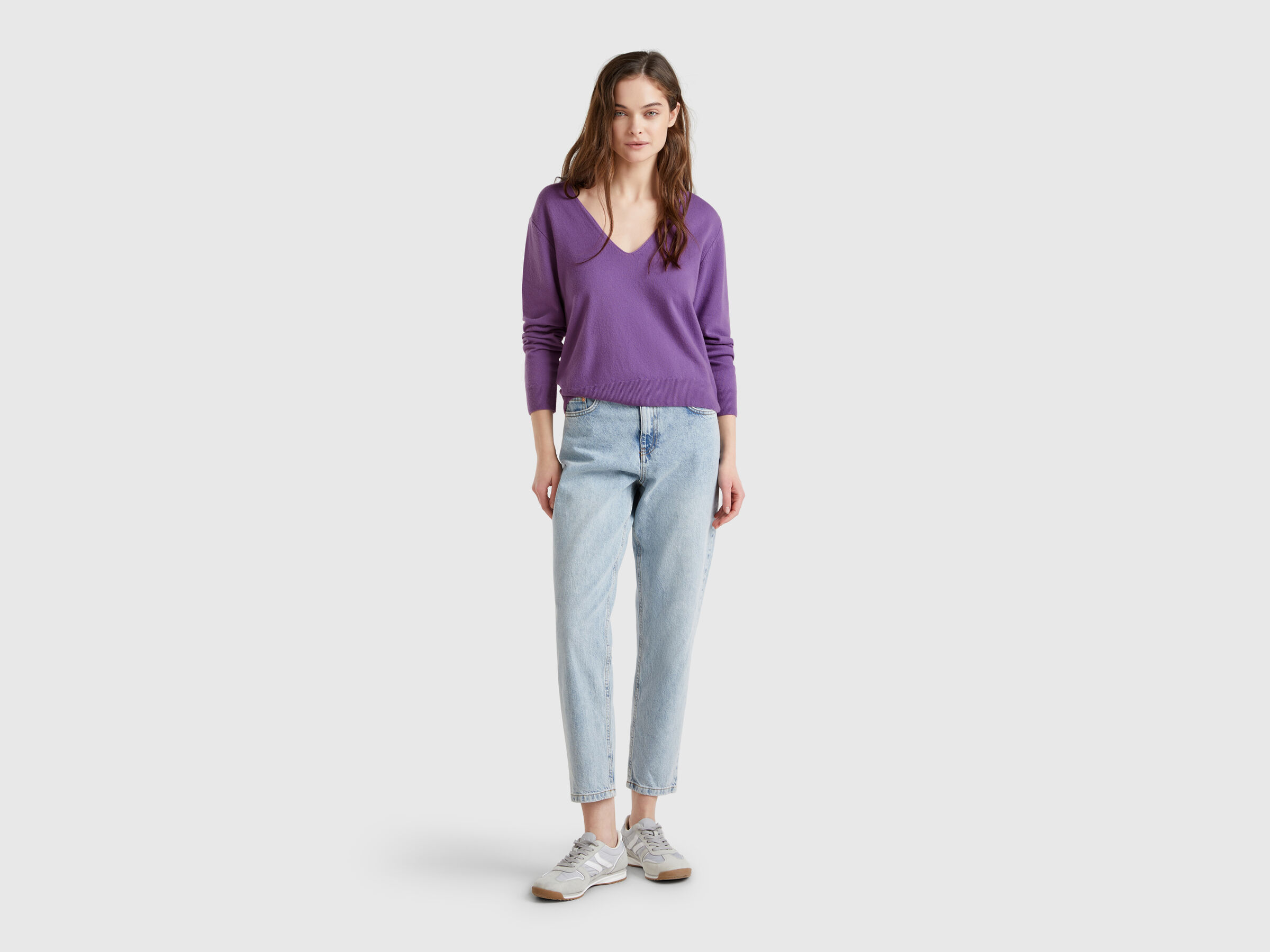 V NECK SWEATER L/S Women image number 2