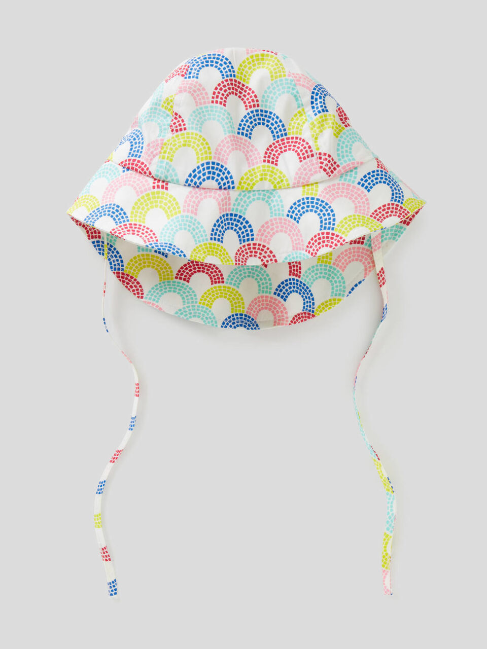 Wide-brimmed patterned hat image number 1