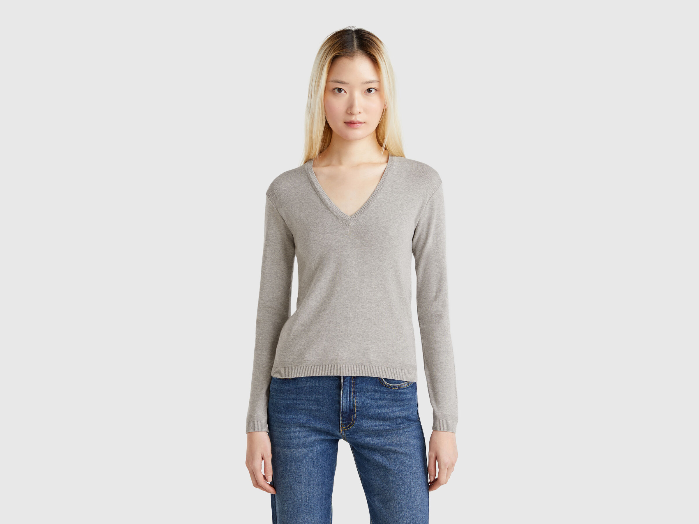 V NECK SWEATER L/S Women image number 0