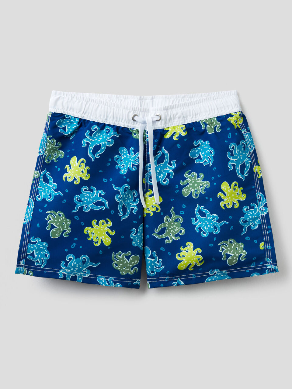 Swim trunks with pattern print image number 1