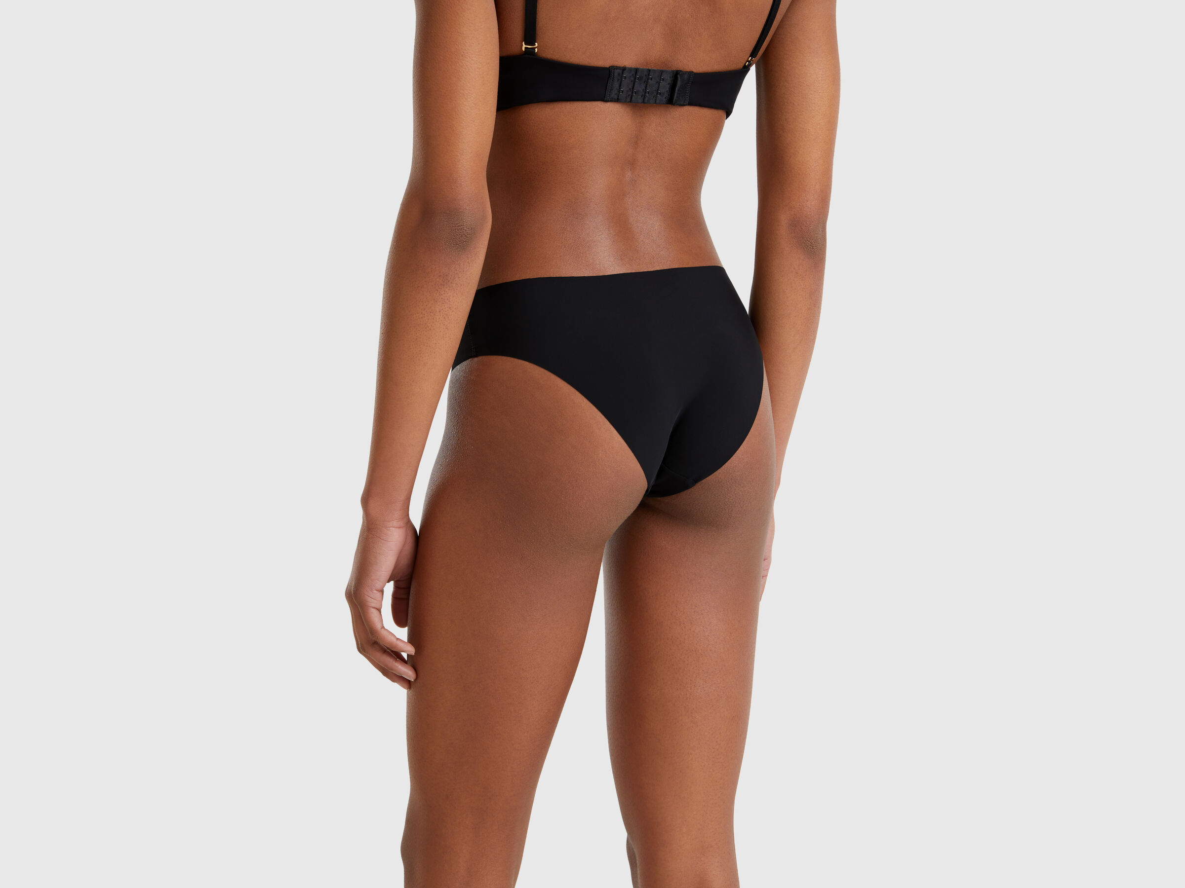 SLIP Women image number 1