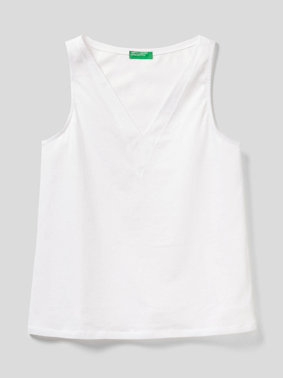 100% cotton tank top with V-neck image number 1