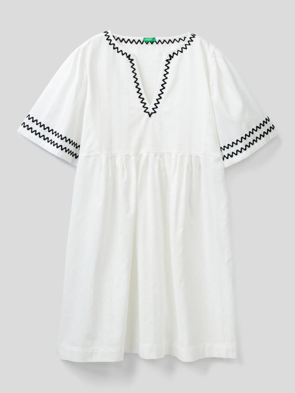 Lightweight dress in pure cotton image number 1