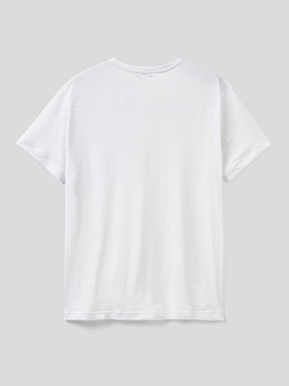 T-shirt in linen blend with pocket image number 2