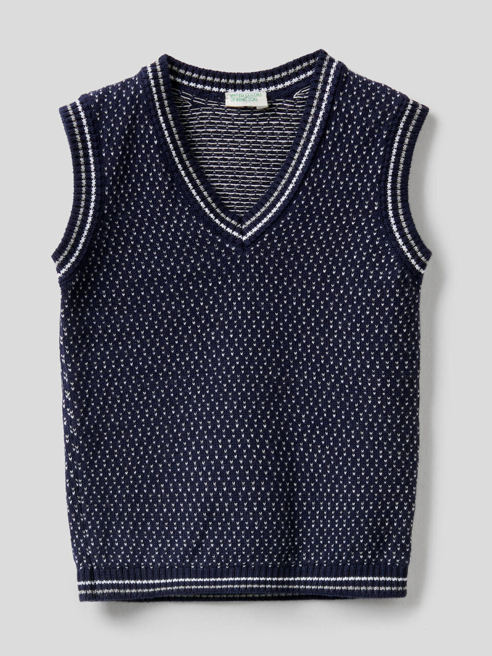 100% cotton vest with V-neck image number 1