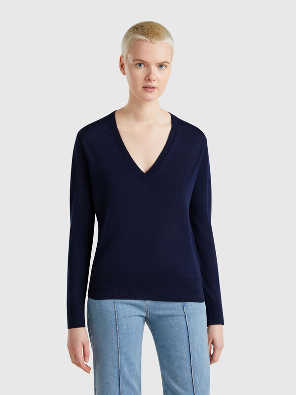 V-neck sweater in silk blend Women