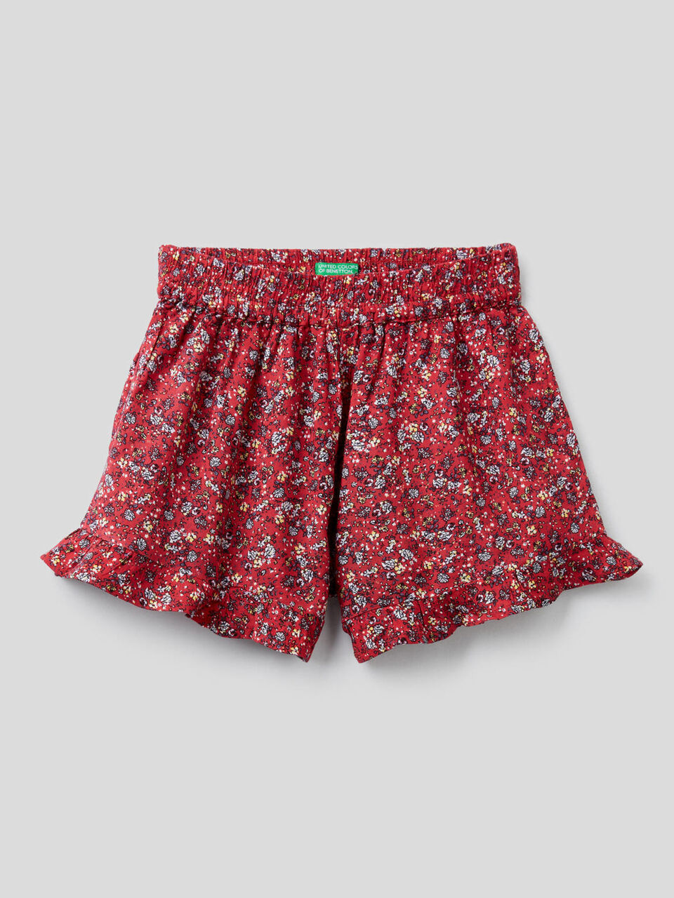 Flowy shorts with floral print image number 1