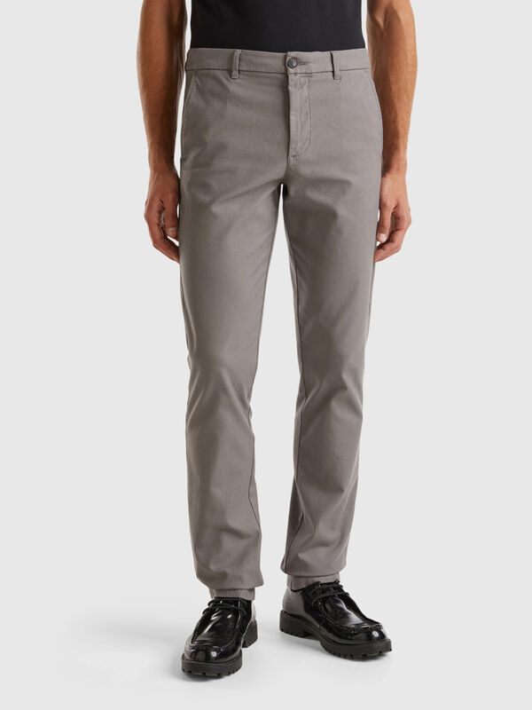 Slim fit chinos in stretch cotton Men