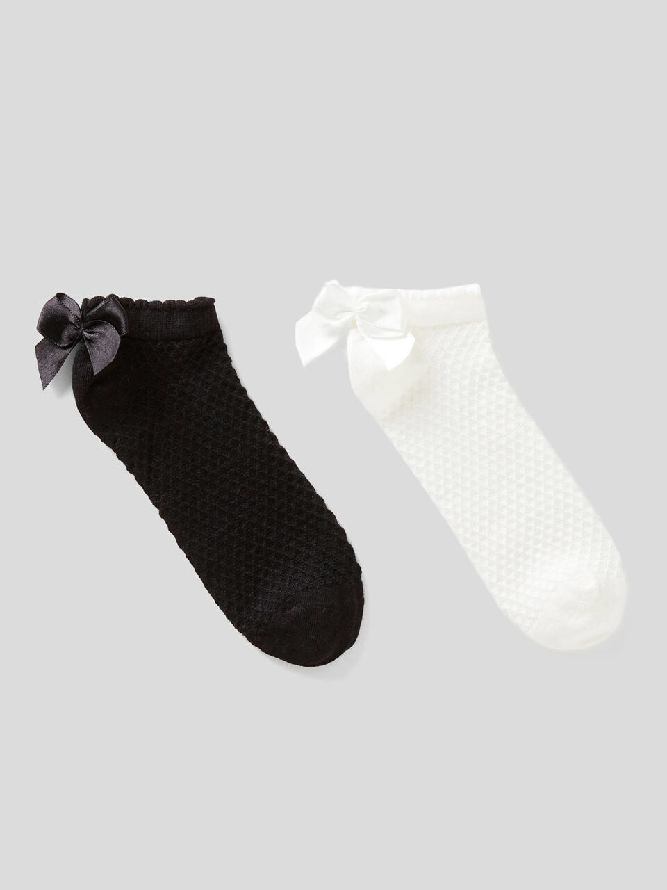 Two pack of socks with bow image number 1