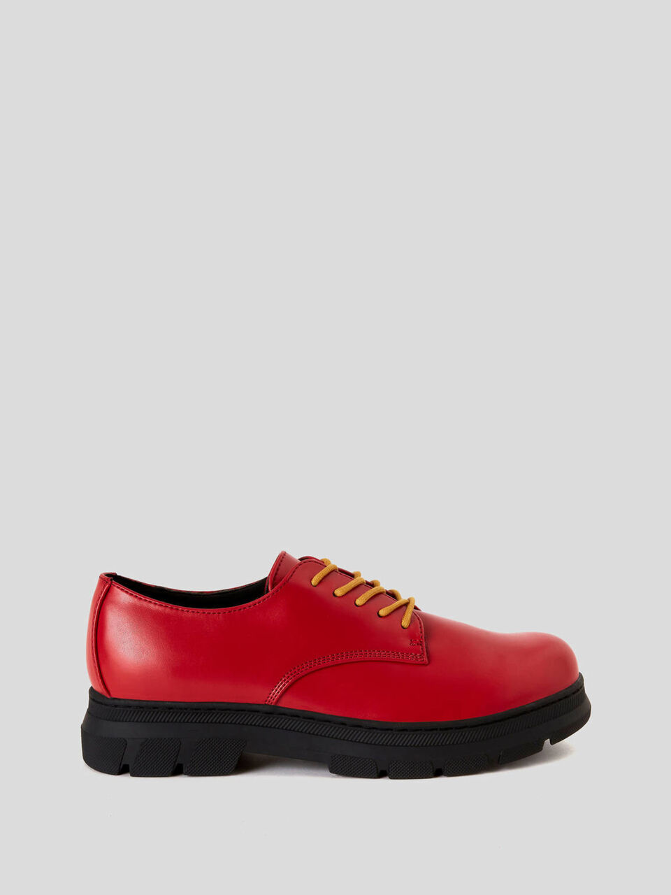 Derby shoes with double laces image number 1