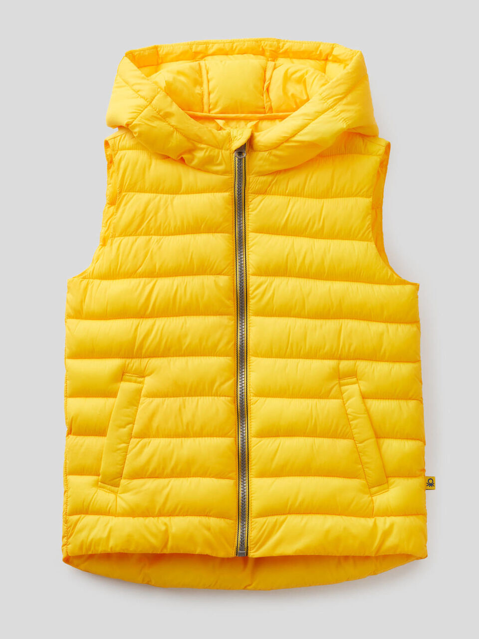 Sleeveless jacket with hood image number null