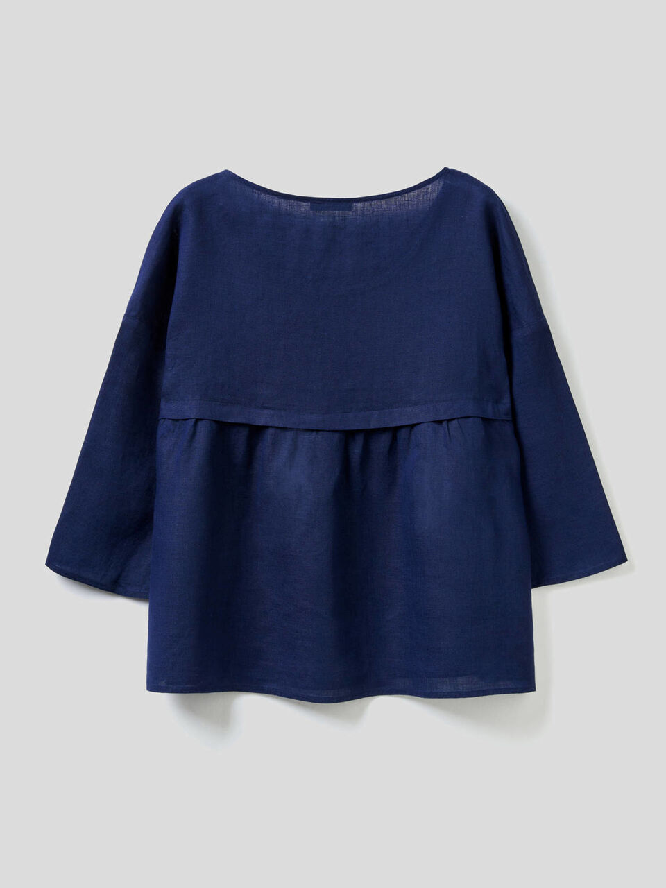 Sleeveless blouse in pure linen image number 2
