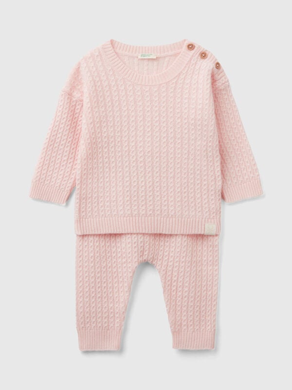 Set in cashmere and wool blend New Born (0-18 months)