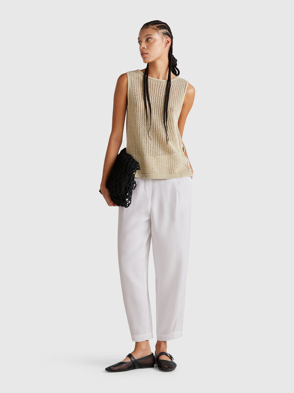 Flowy trousers with pleats Women