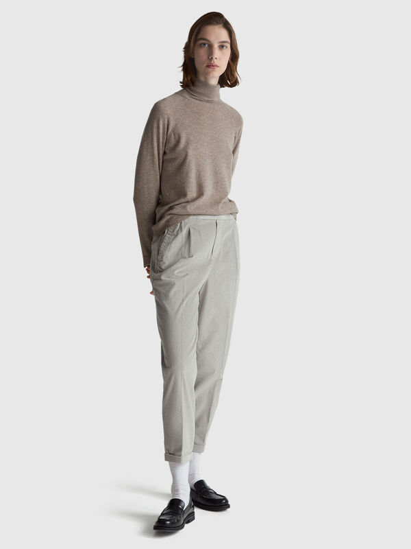 Chinos in velvet with stretch waist Women