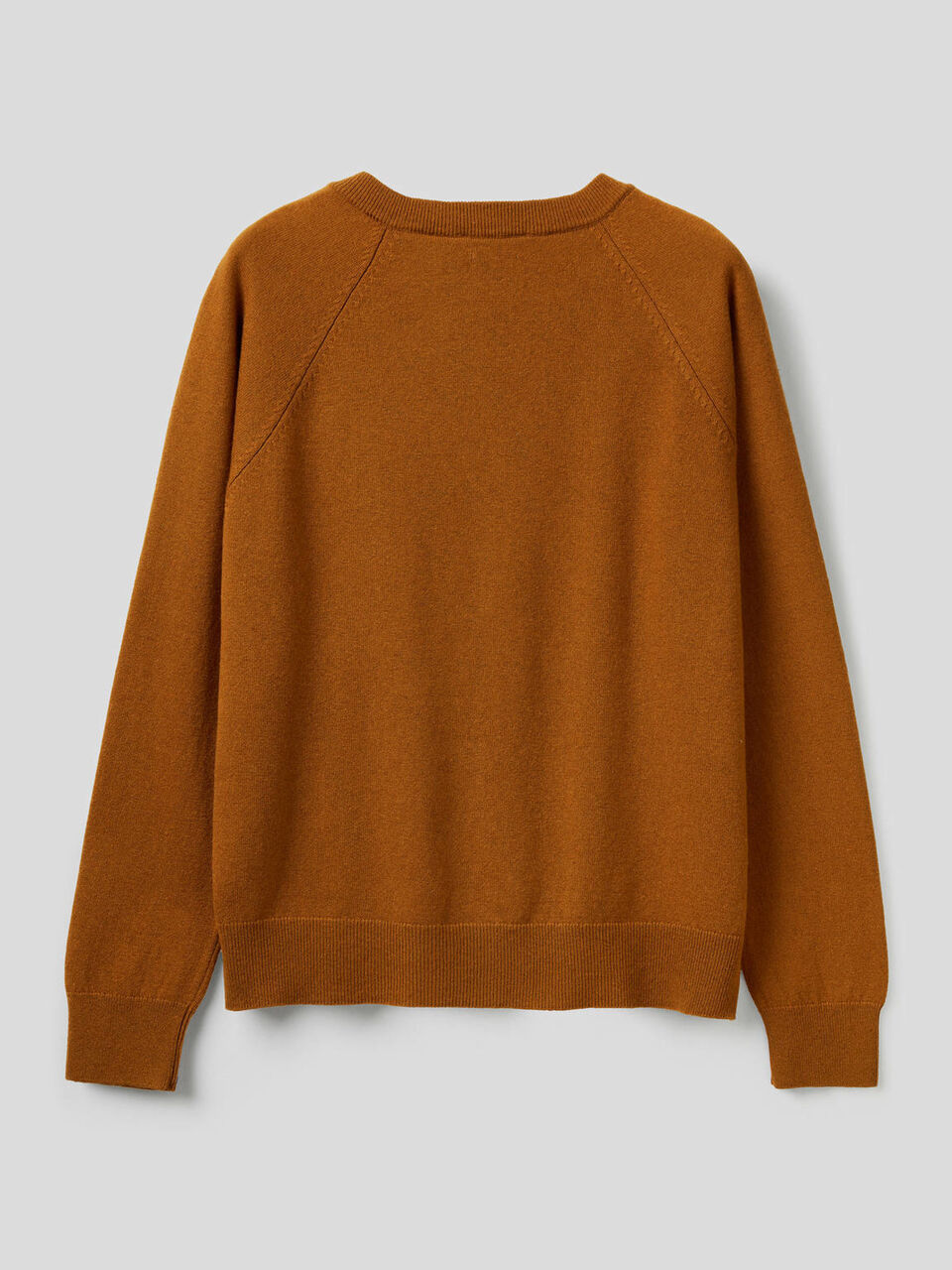 Crew neck in cashmere and wool blend image number 2
