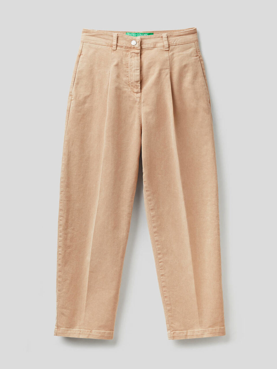 Carrot fit trousers with pleats image number 1