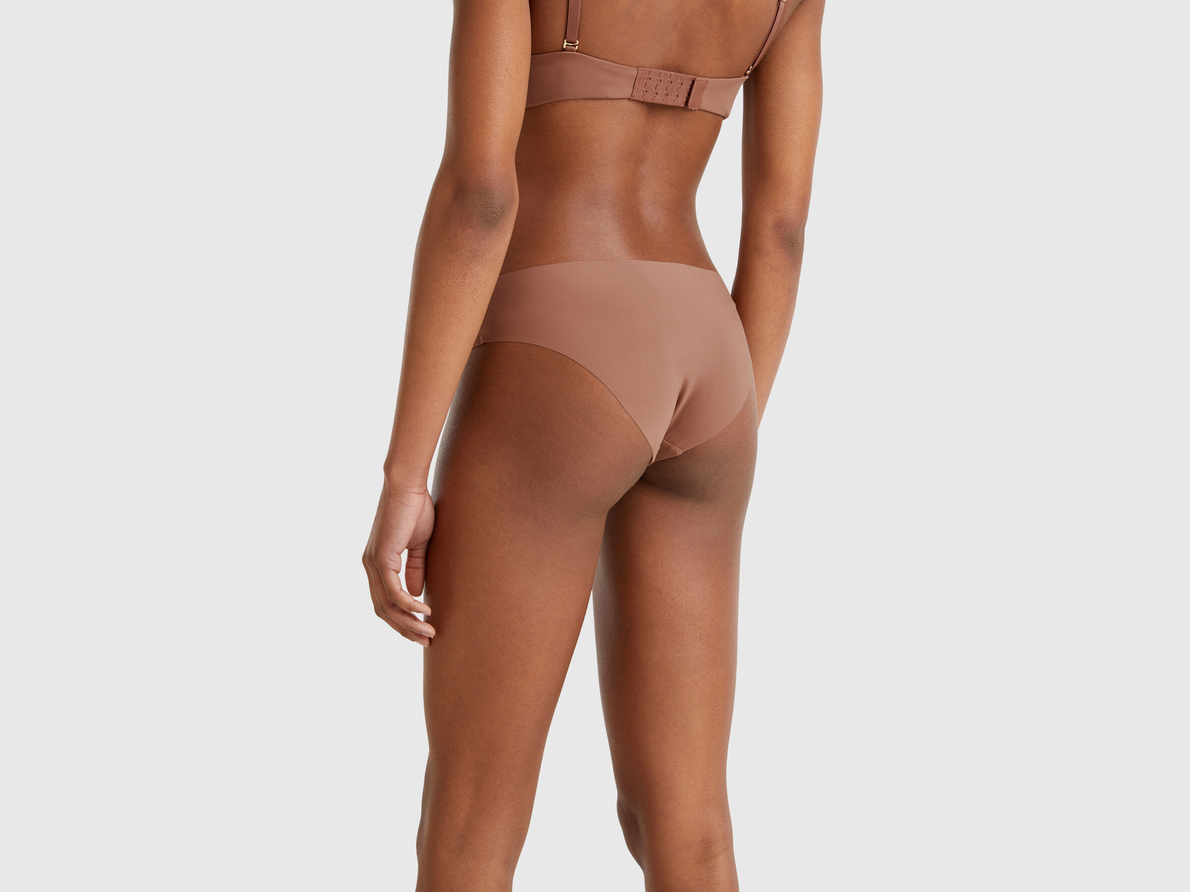SLIP Women image number 1