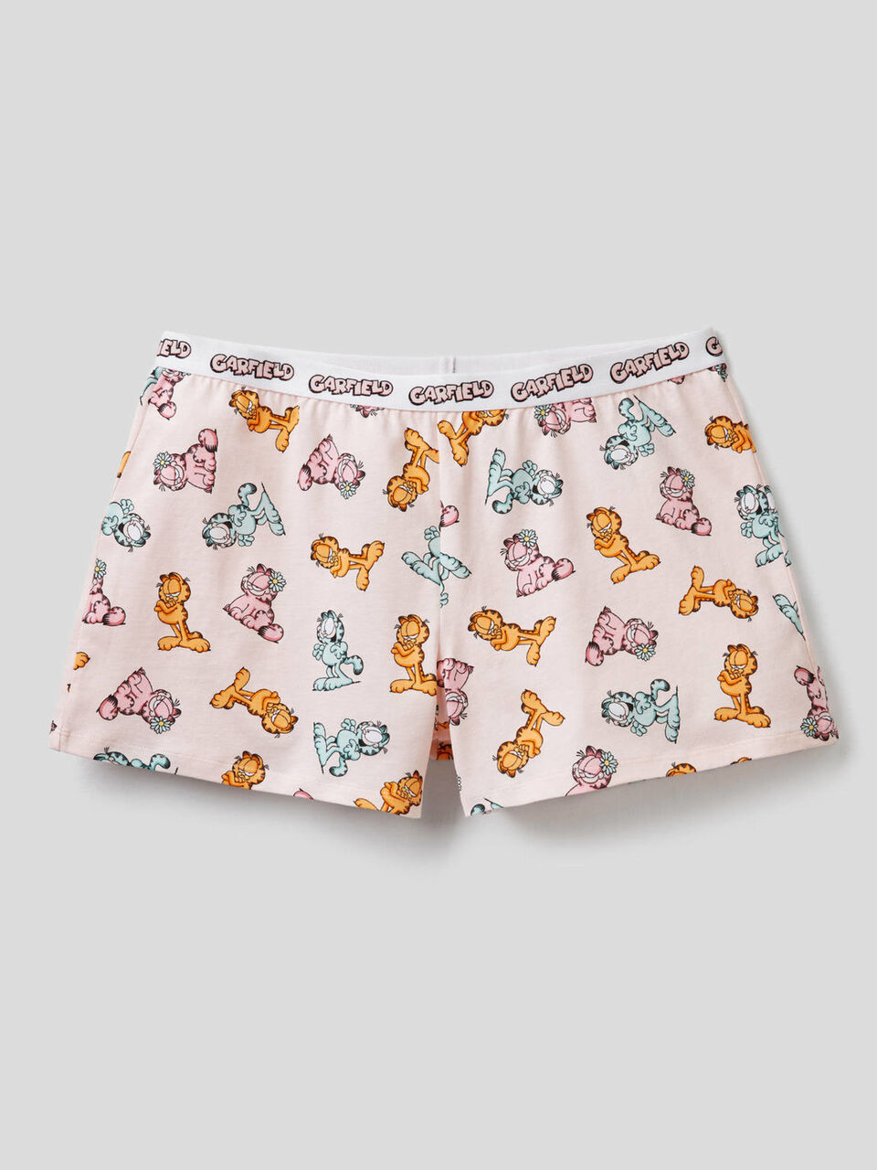Shorts with Garfield print image number 1