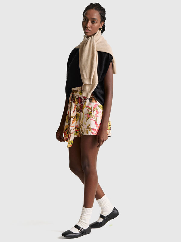 Boxy fit sleeveless shirt Women