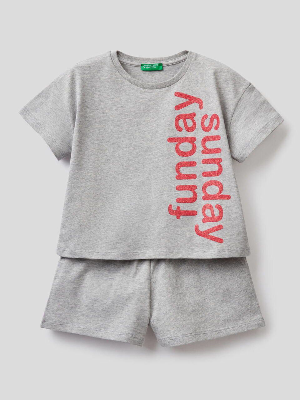 T-shirt and shorts set image number 1