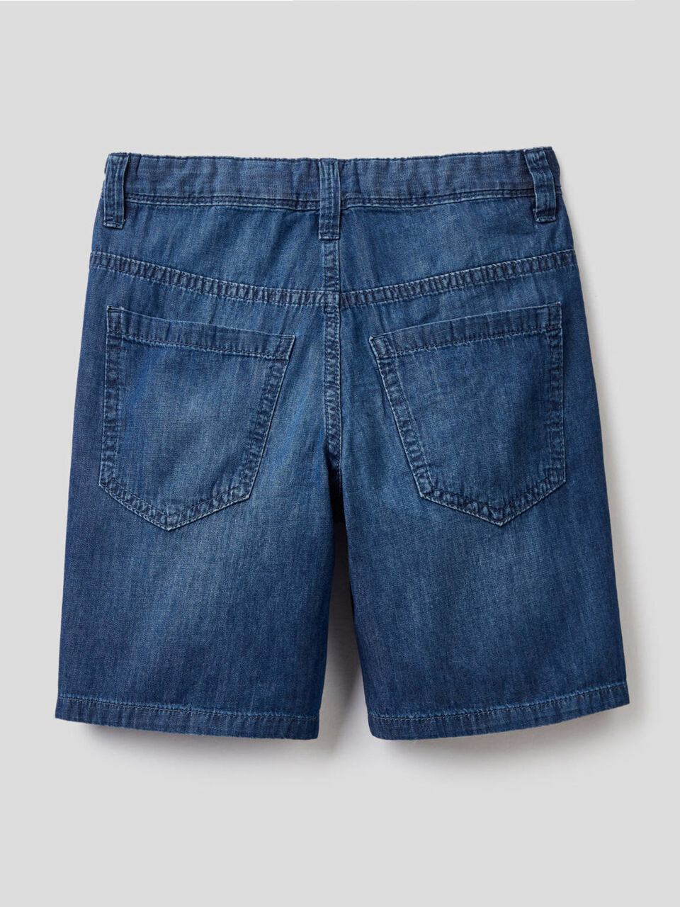 Lightweight denim bermudas image number 2
