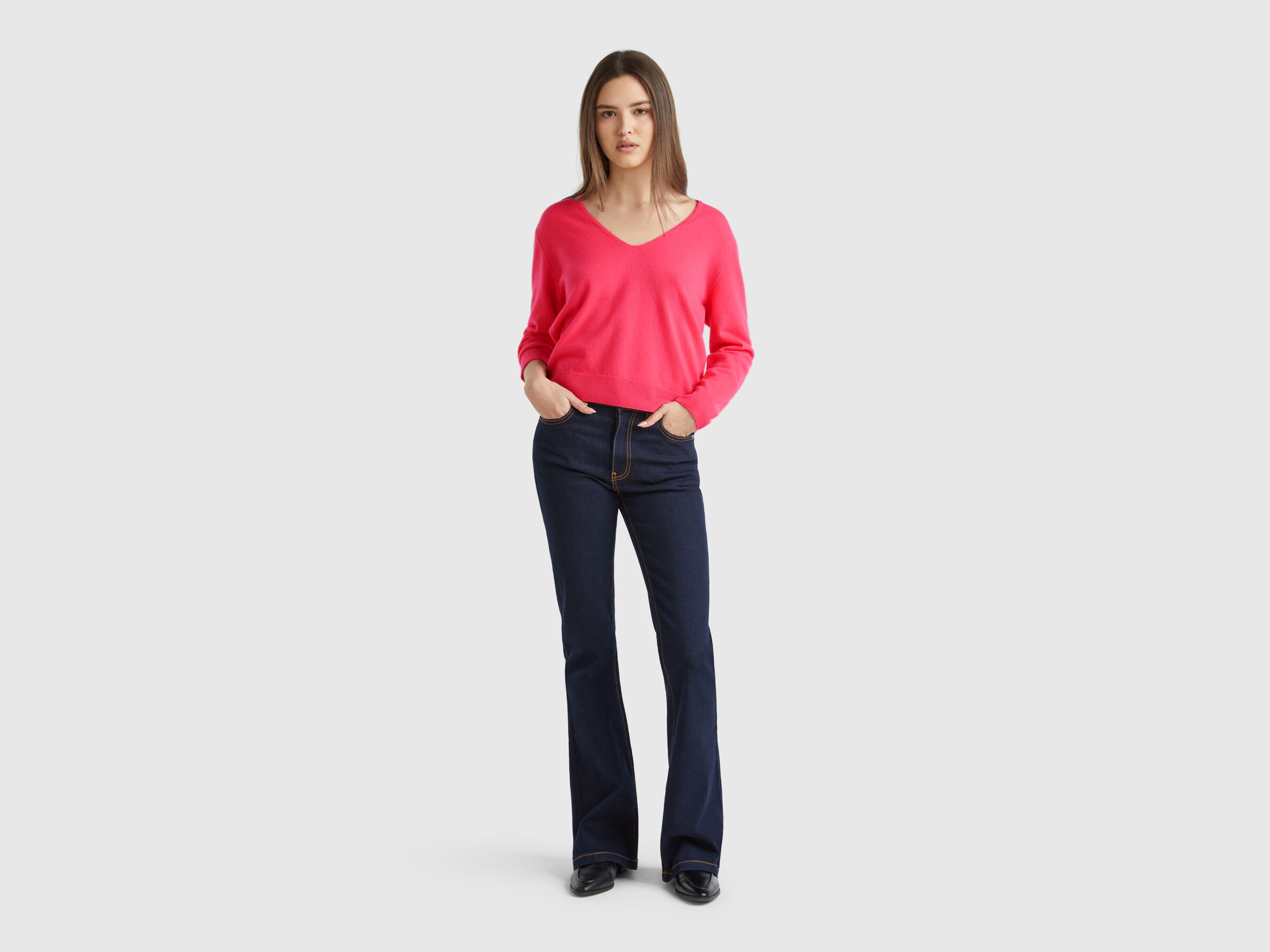 V NECK SWEATER L/S Women image number 2