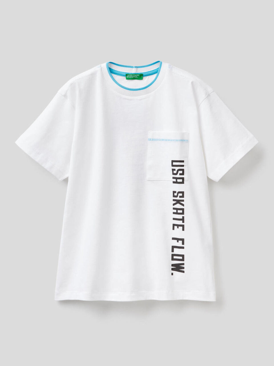 T-shirt with pocket image number 1